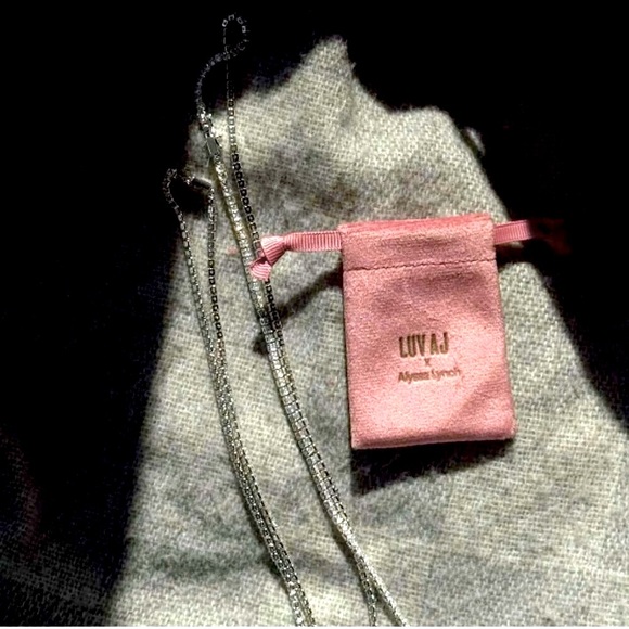 💎 LUV AJ x Alyssa Lynch Prong-Set Silver Tennis Necklace – Total Showstopper! - Picture 4 of 16